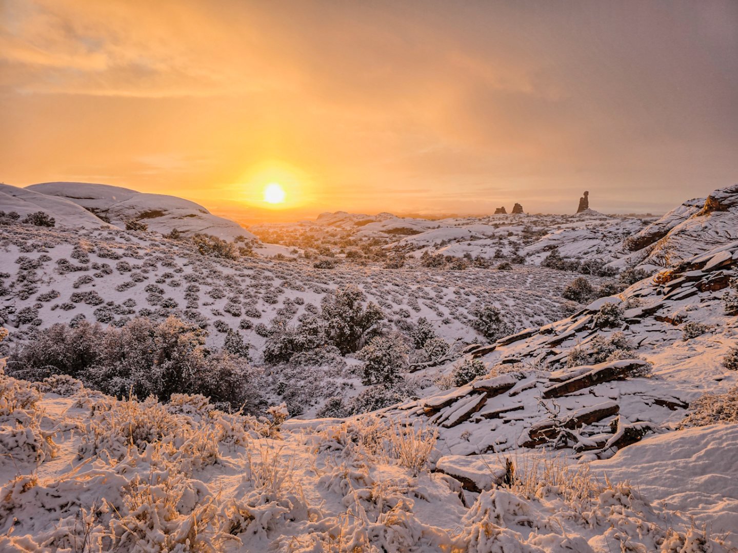 Beautiful sunset after the snow in Arches National Park!

This is my first full HDR post with HDR profiles, did it work? Instagram says it can support this HDR. Does the light pop for you?

#archesnps @archesnps #fineartphotography #exploreutah @visitutah